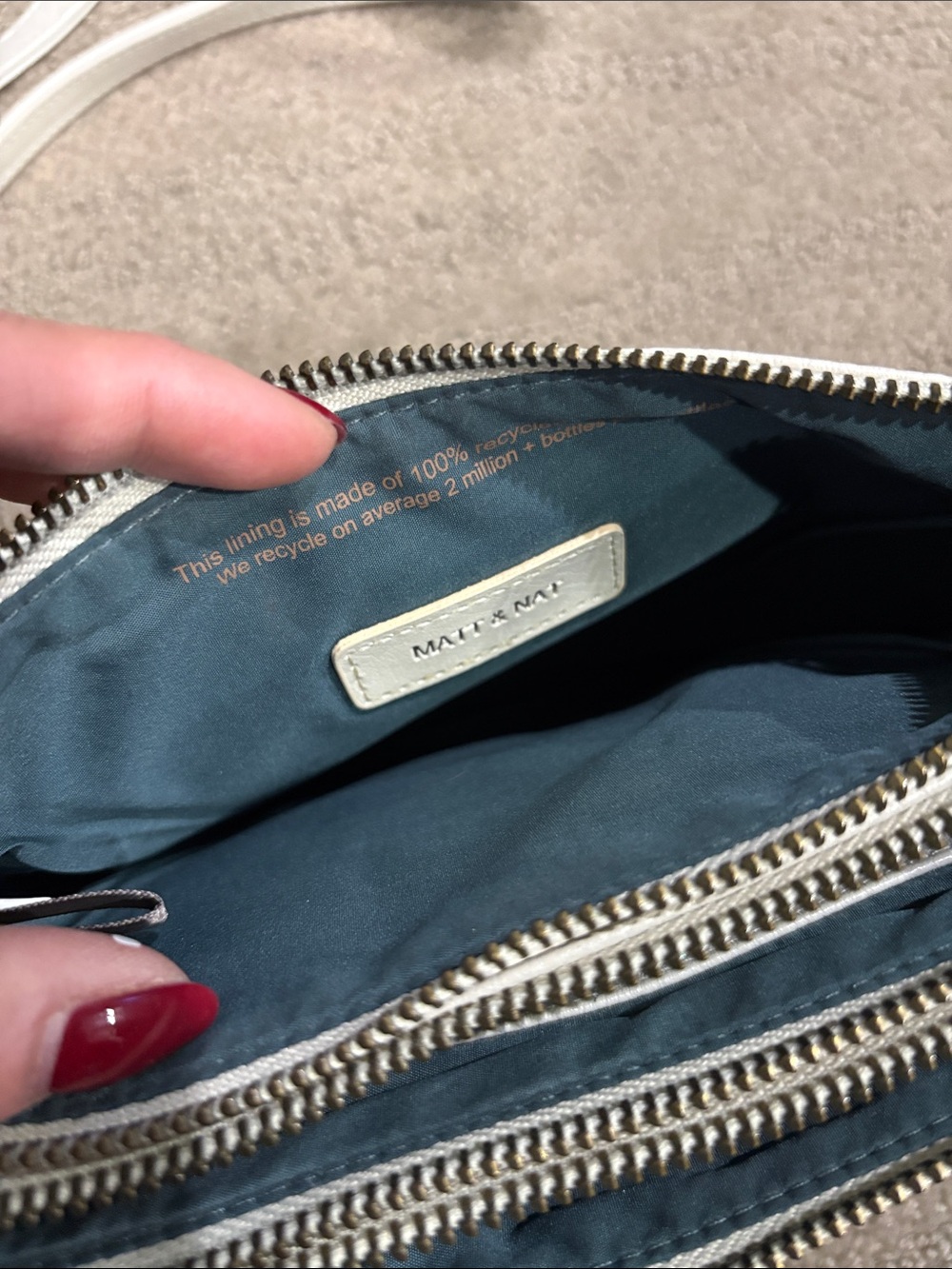 Matt & Nat White triplet vegan Leather Crossbody Bag - Picture 4 of 6